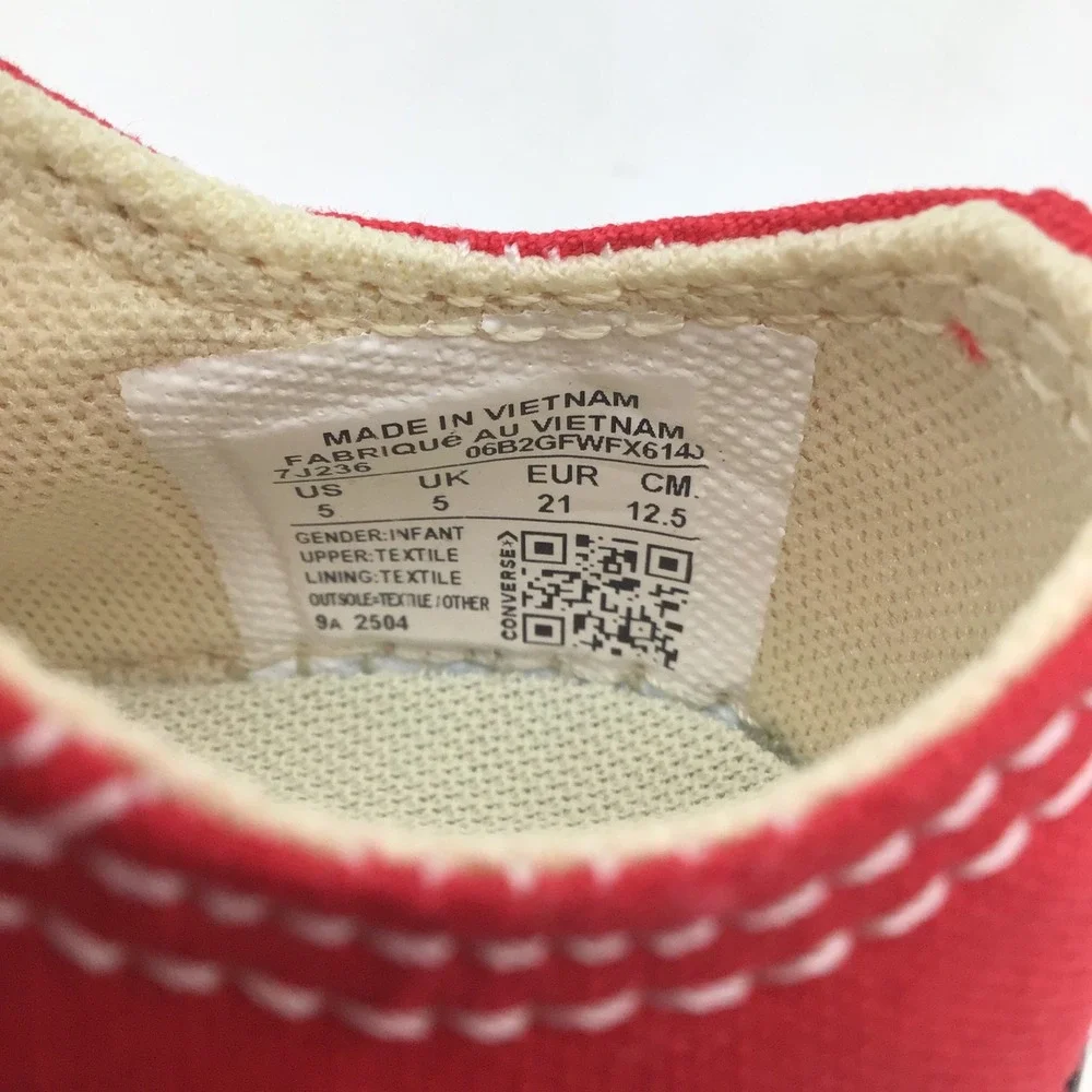 Converse Chuck Taylor All Star Infant Size 5 Red Low Top Sneakers 7J236 NEW